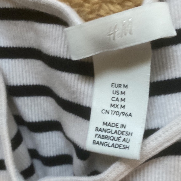Tops - Black and white tee